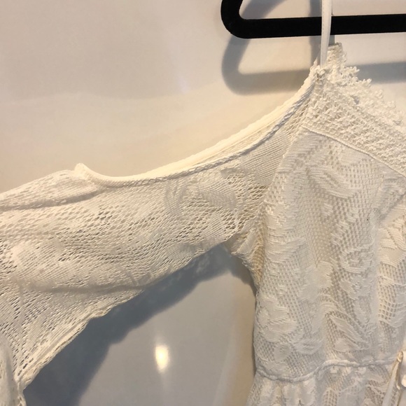 White lace open shoulder romper - Picture 3 of 6